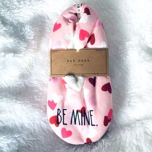 Rae Dunn “Be Mine” Valentine’s Slippers  NWT